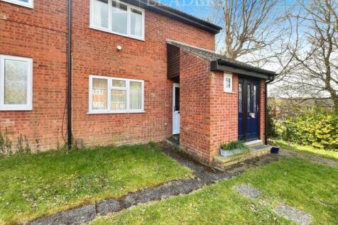 1 bedroom maisonette for sale