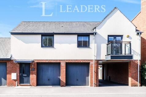 Harrow Way, Waterlooville, Hampshire 2 bed detached house for sale