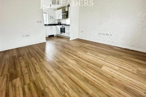 Harrow Way, Waterlooville, Hampshire 2 bed detached house for sale