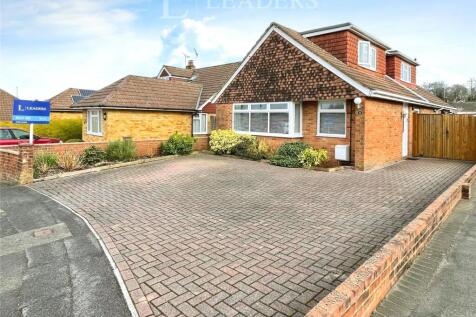 St. Vincent Crescent, Waterlooville... 4 bed bungalow for sale