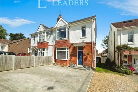 Park Avenue, Waterlooville, Hampshire 3 bed semi
