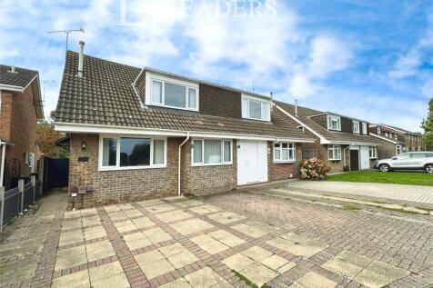 Nutwick Road, Havant, Hampshire 4 bed semi