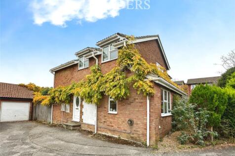 Valley Park Drive, Clanfield... 3 bed detached house for sale