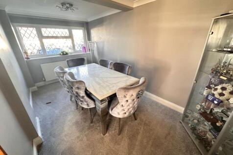 May Avenue, Canvey Island 5 bed detached house for sale