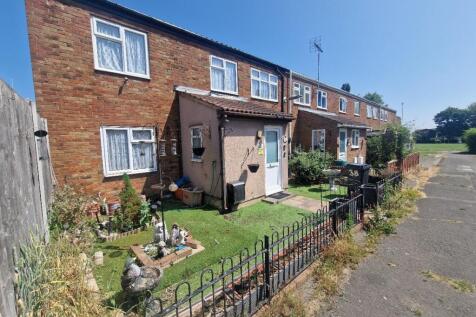 Chevers Pawen, Basildon 3 bed terraced house for sale