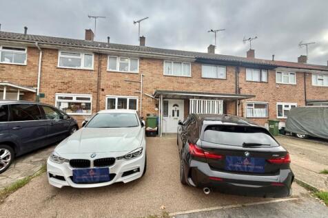 Whitmore Way, Basildon 3 bed terraced house for sale