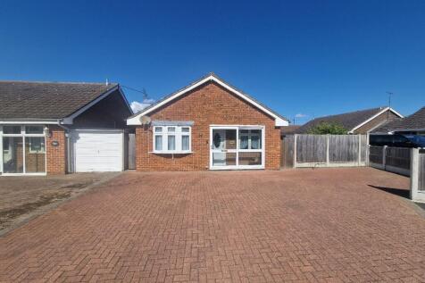 Sussex Close, Canvey Island 2 bed detached bungalow for sale