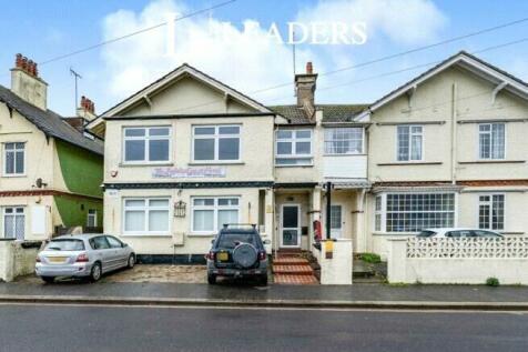 Gloucester Road, Bognor Regis, West... 6 bed semi