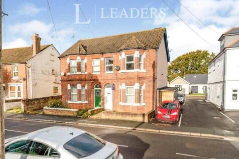 Hawthorn Road, Bognor Regis, West Sussex 4 bed semi
