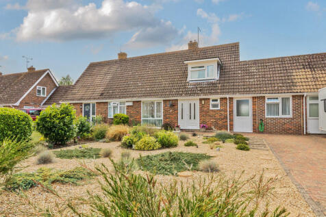 Meadow Way, Westergate, Chichester 3 bed semi