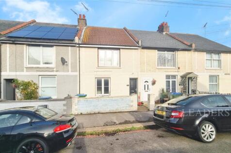 Essex Road, Bognor Regis, West Sussex 3 bed semi