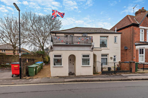 1 bedroom ground floor flat for sale
