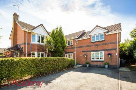 5 bedroom detached house for sale