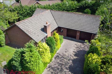 3 bedroom detached bungalow for sale