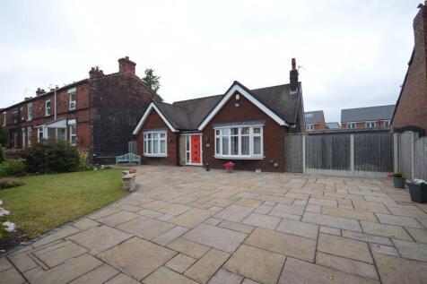 Lunts Heath Road, Widnes 2 bed detached bungalow for sale