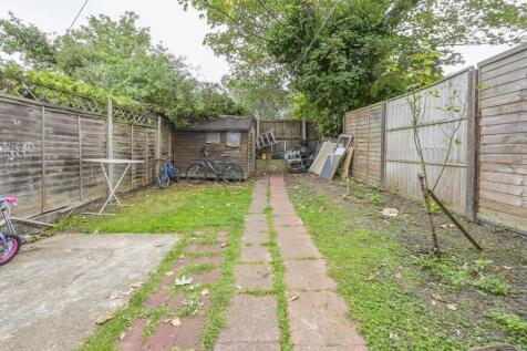 Ruby Road, Lloyd Park, London, E17 3 bed house for sale
