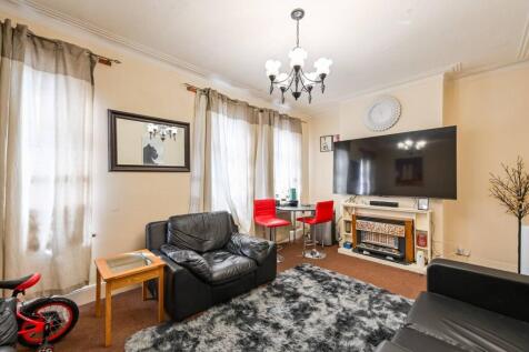 Hibbert Road, Walthamstow, London, E17 2 bed flat for sale