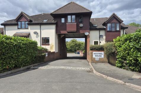 Weydon Lane, Farnham, Surrey, GU9 1 bed flat for sale