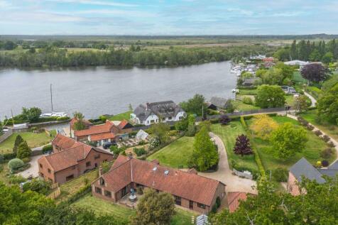 South Walsham 4 bed detached house for sale