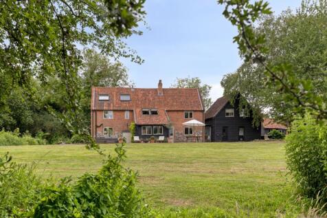 An Exquisite Countryside Retreat with... 6 bed detached house for sale