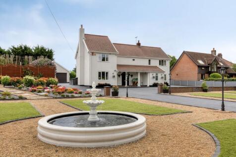 Unique Family Home with Immaculately... 6 bed detached house for sale