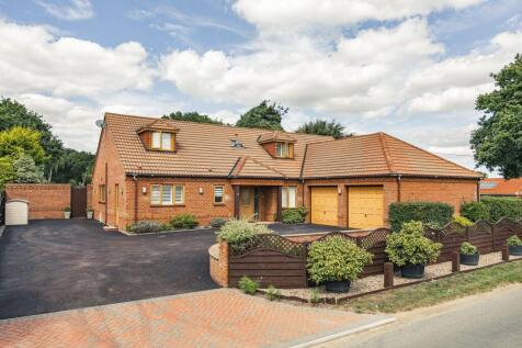 Hevingham 4 bed chalet for sale