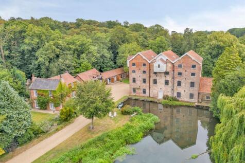 Oxnead 4 bed character property for sale