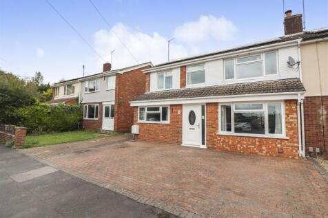Fitzwilliam Road, Irthlingborough NN9 5 bed semi