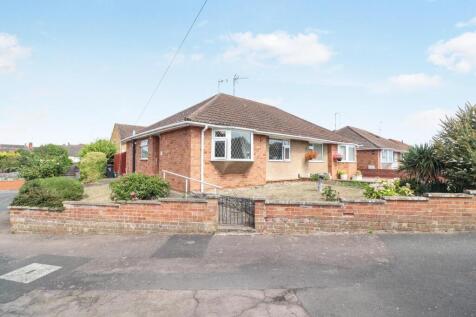 2 bedroom semi-detached bungalow for sale