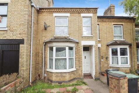 Wellingborough Road, Rushden NN10 3 bed terraced house for sale