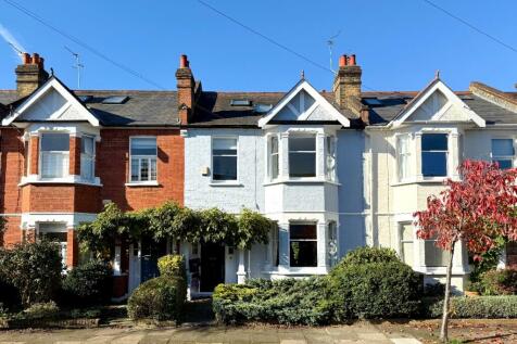 4 bedroom terraced house for sale