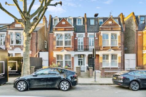 6 bedroom semi-detached house for sale
