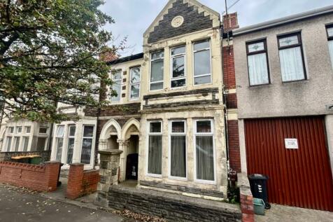 4 bedroom terraced house for sale