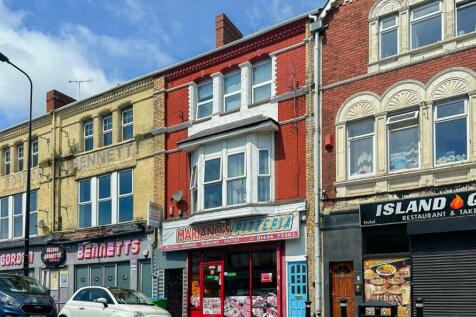 4 bedroom terraced house for sale