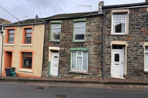 High Street, Mountain Ash CF45 2 bed terraced house for sale