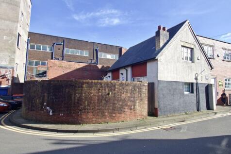 Detached house for sale