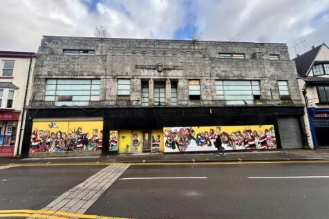 Terraced house for sale