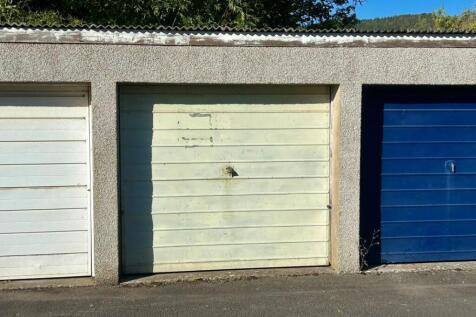 Terraced house for sale