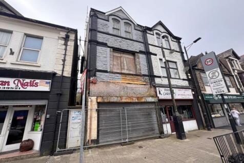 Terraced house for sale