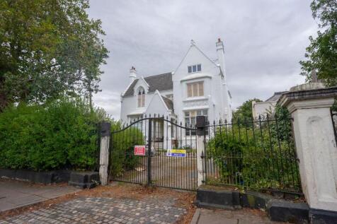10 bedroom detached house for sale