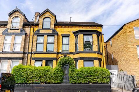 7 bedroom semi-detached house for sale