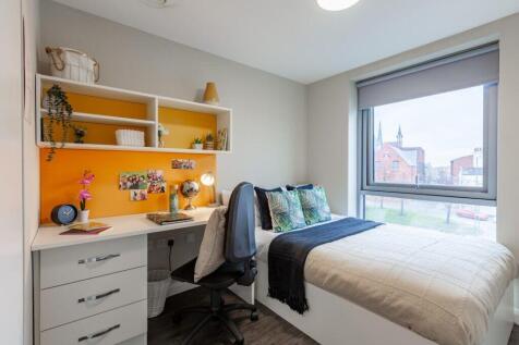 Studio flat for sale