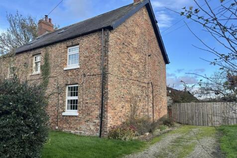 2 bedroom semi-detached house for sale