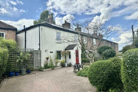 4 bedroom end of terrace house for sale