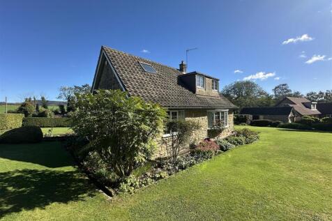 4 bedroom detached bungalow for sale