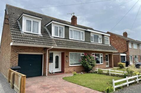 5 bedroom semi-detached house for sale