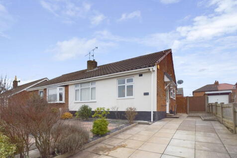 Redwood Drive, Ormskirk, L39 3NS 2 bed semi