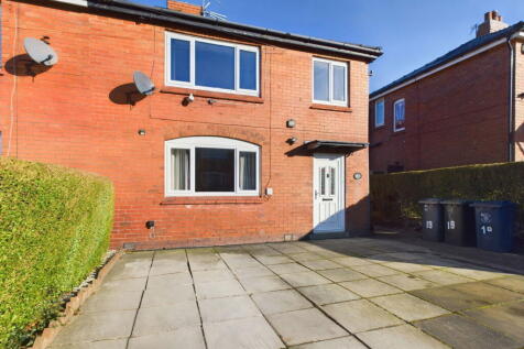 Latham Avenue, Ormskirk, L39 2EU 3 bed semi