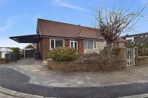 St Bedes Close, Ormskirk, L39 4TL 2 bed semi