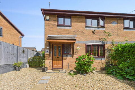 Felstead, Skelmersdale, WN8 6QU 3 bed semi